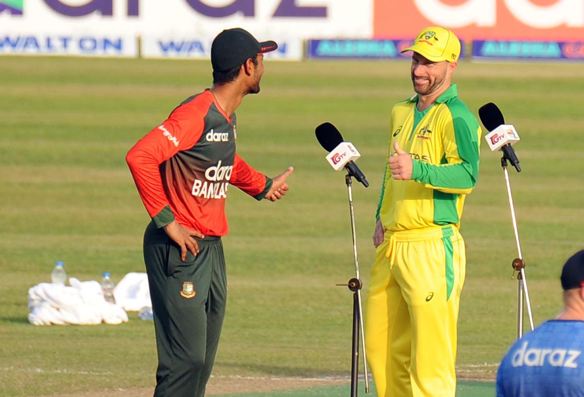 Mahmudullah and Matthew Wade during toss, 2nd T20I, Bangladesh vs Australia. 